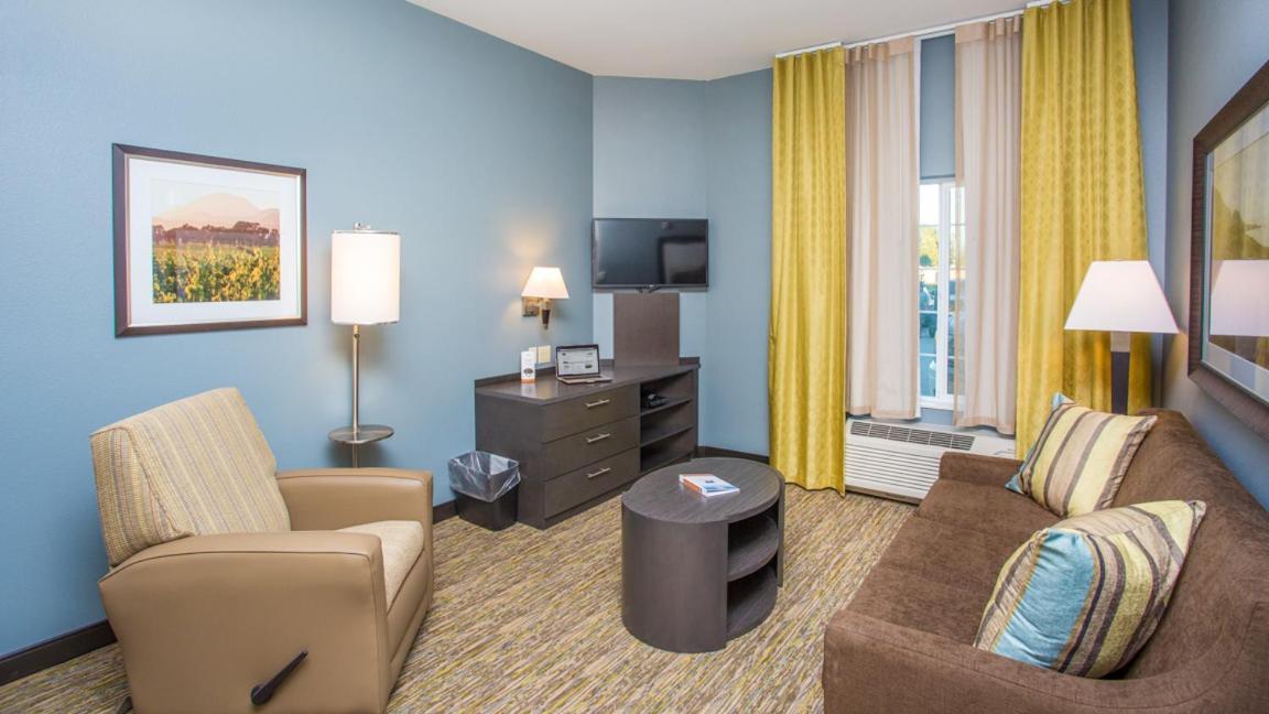 Candlewood Suites Sidney By Ihg Ngoại thất bức ảnh